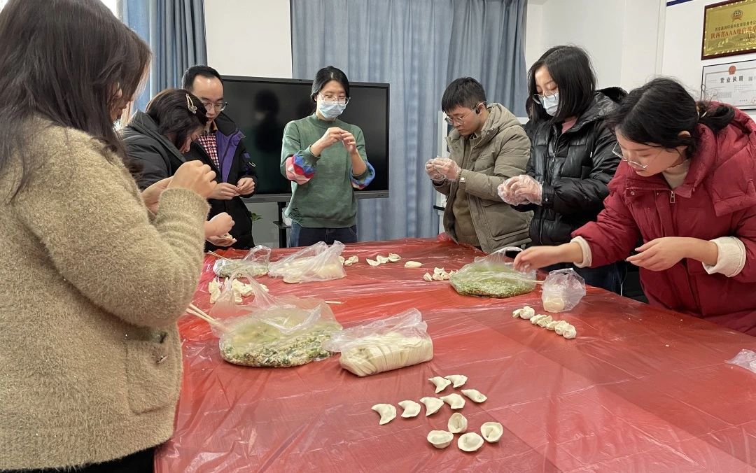 贏潤集團 | 迎冬至，包餃子，共繪溫馨畫卷！